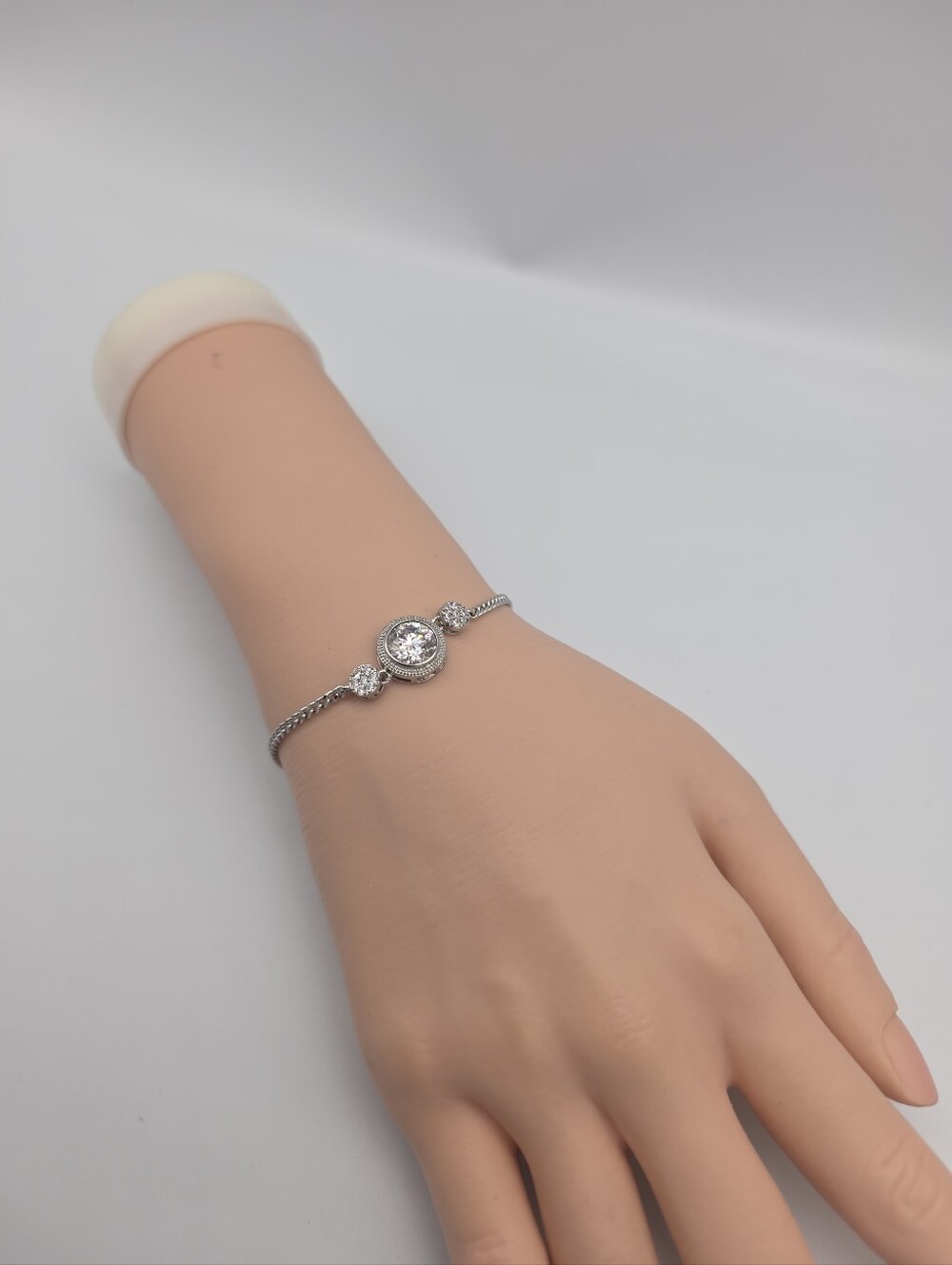 Sterling Silver Round Cubic Zirconia Bracelet in Silver
